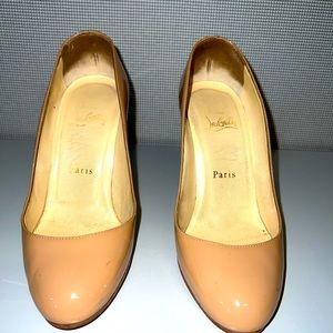 Christian Louboutin Fifila 100 Patent Leather Pumps with thick heel, Beige 36